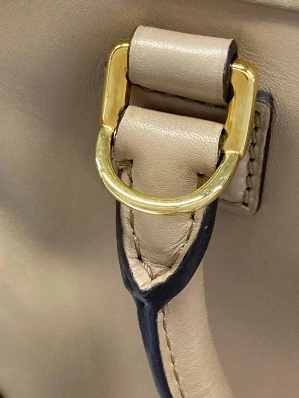 LOEWE Amazona 23 352.39.H71 Beige Leather Handbag